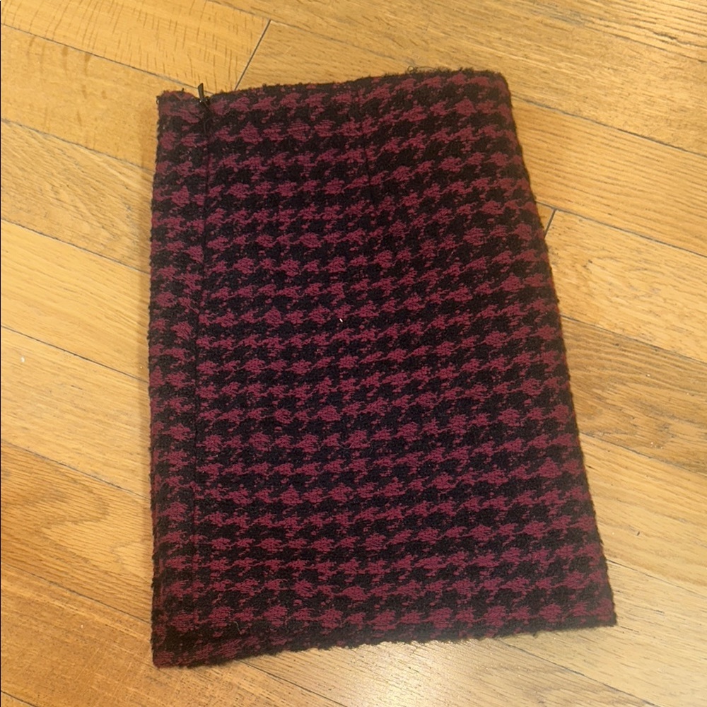 Mango Stylish Black and Red Houndstooth Knit Mini Skirt